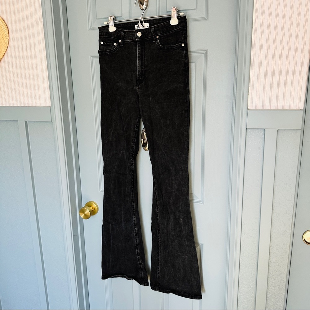 ZARA Women's Mid Rise Skinny Boot Cut Washed Black Denim Jeans - Picture 3 of 8